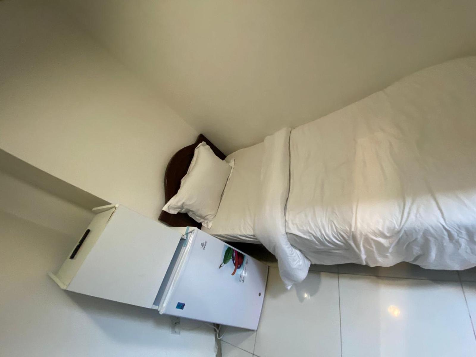 Budget Rooms With Private Bathroom For 'Girls' Only In Dubai, Marina Екстериор снимка