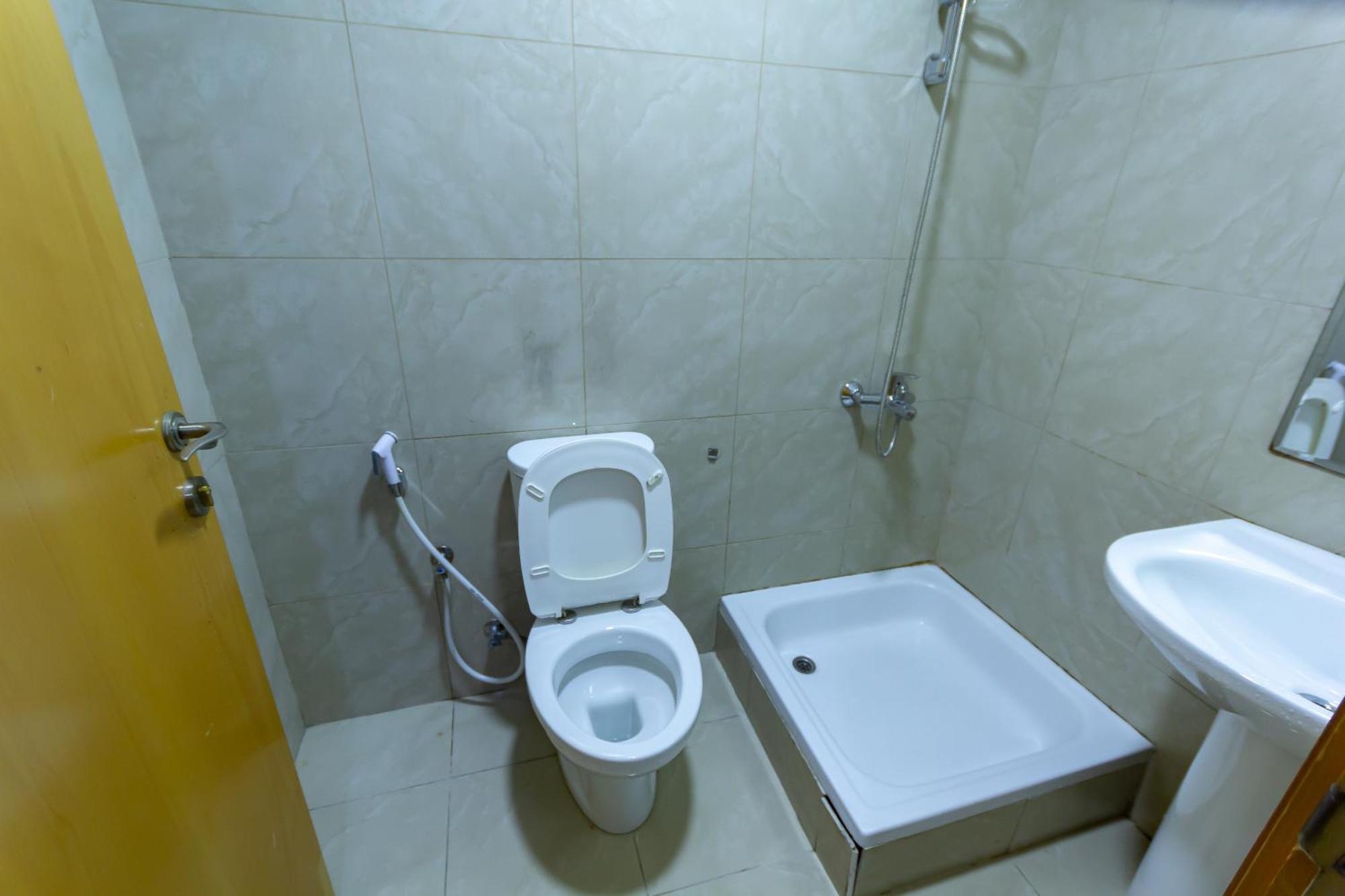 Budget Rooms With Private Bathroom For 'Girls' Only In Dubai, Marina Екстериор снимка