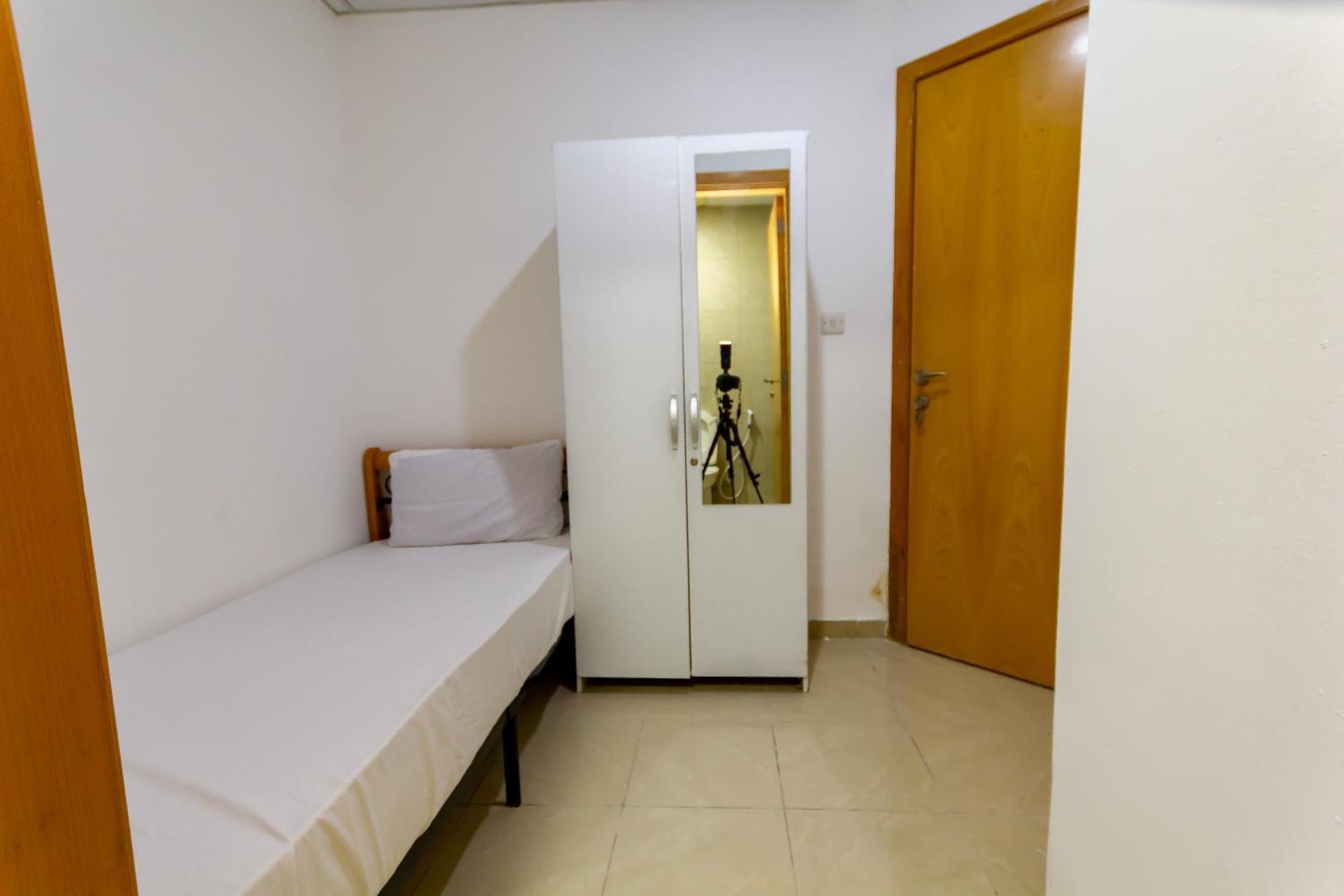 Budget Rooms With Private Bathroom For 'Girls' Only In Dubai, Marina Екстериор снимка
