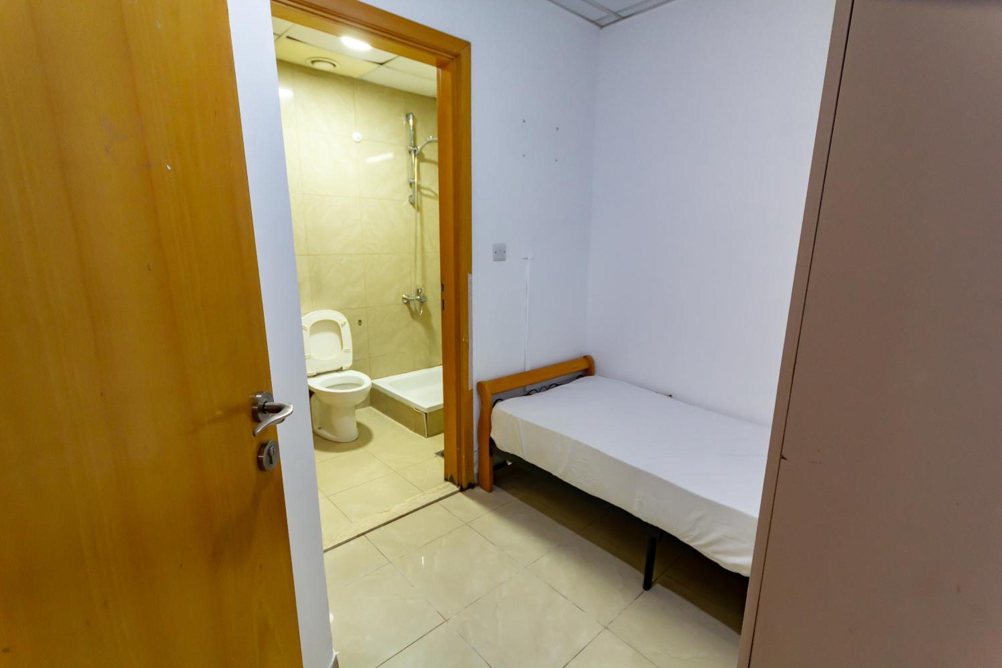 Budget Rooms With Private Bathroom For 'Girls' Only In Dubai, Marina Екстериор снимка