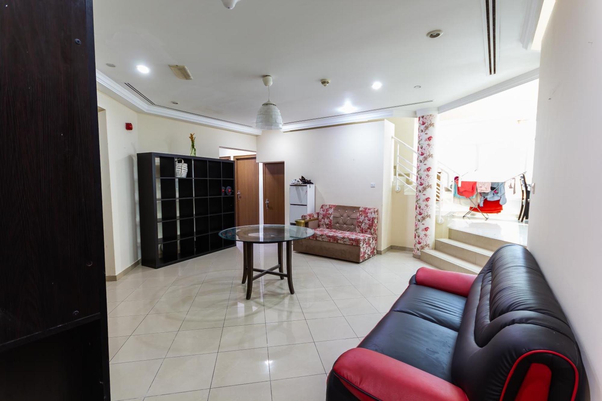 Budget Rooms With Private Bathroom For 'Girls' Only In Dubai, Marina Екстериор снимка