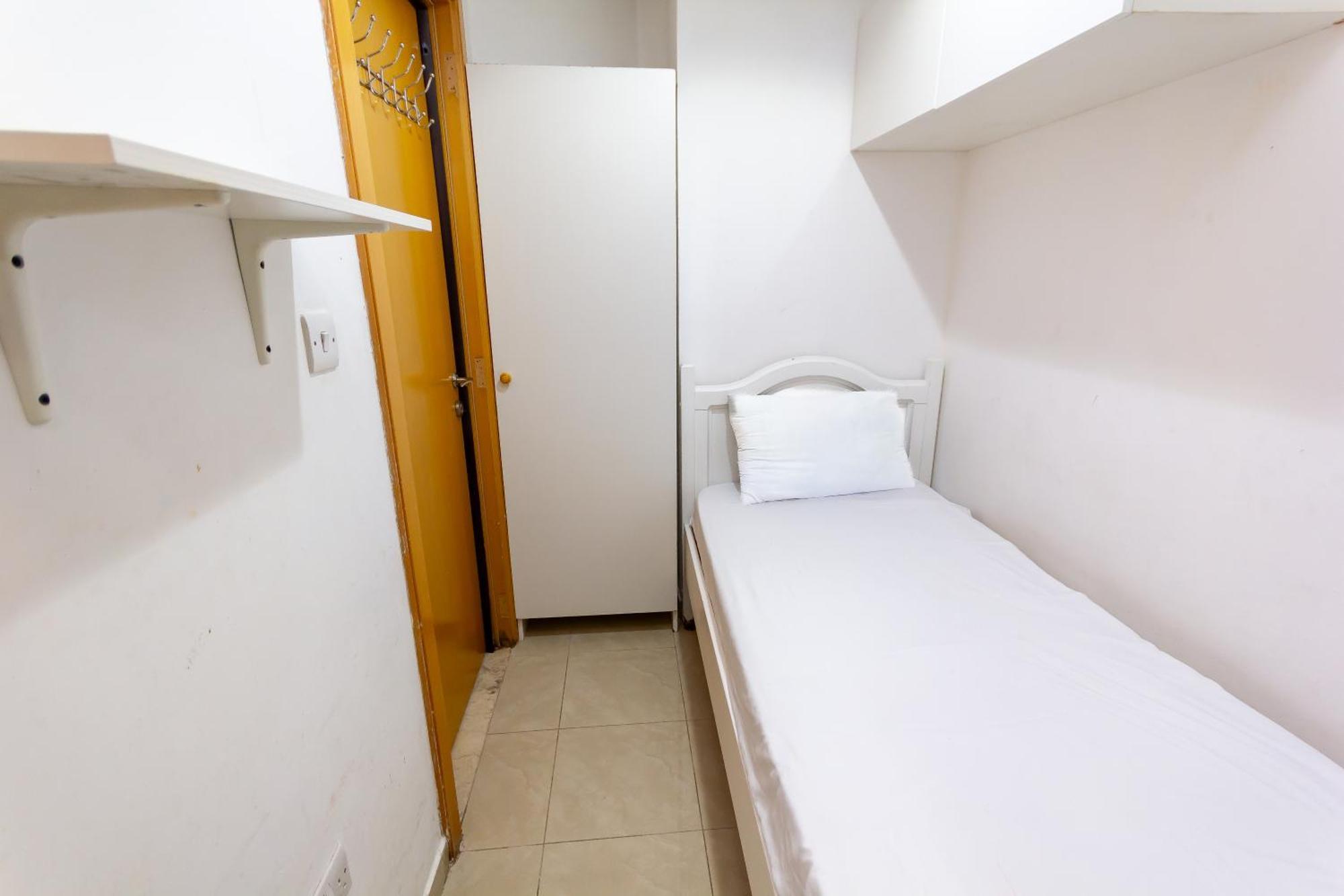 Budget Rooms With Private Bathroom For 'Girls' Only In Dubai, Marina Екстериор снимка