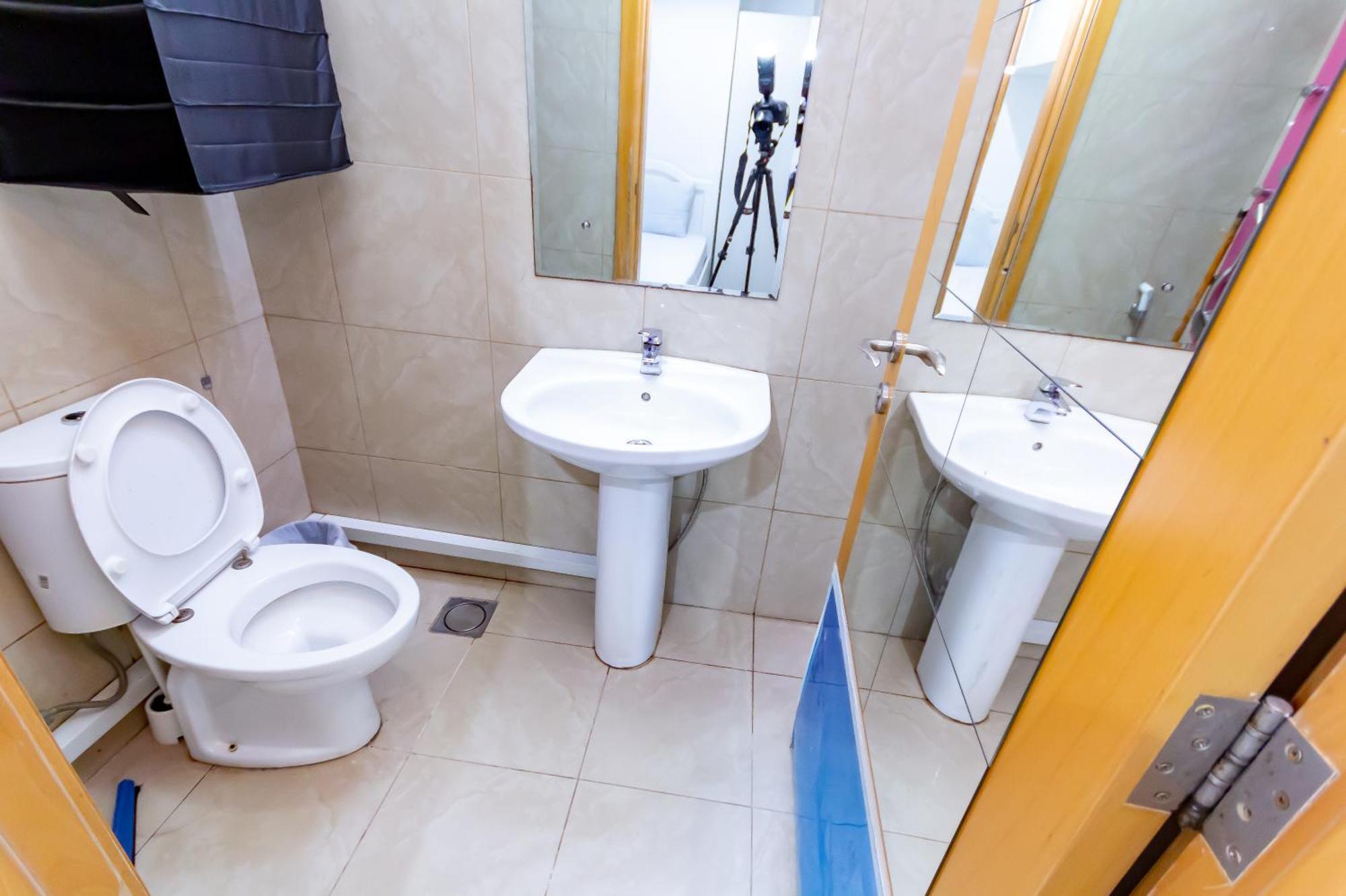 Budget Rooms With Private Bathroom For 'Girls' Only In Dubai, Marina Екстериор снимка