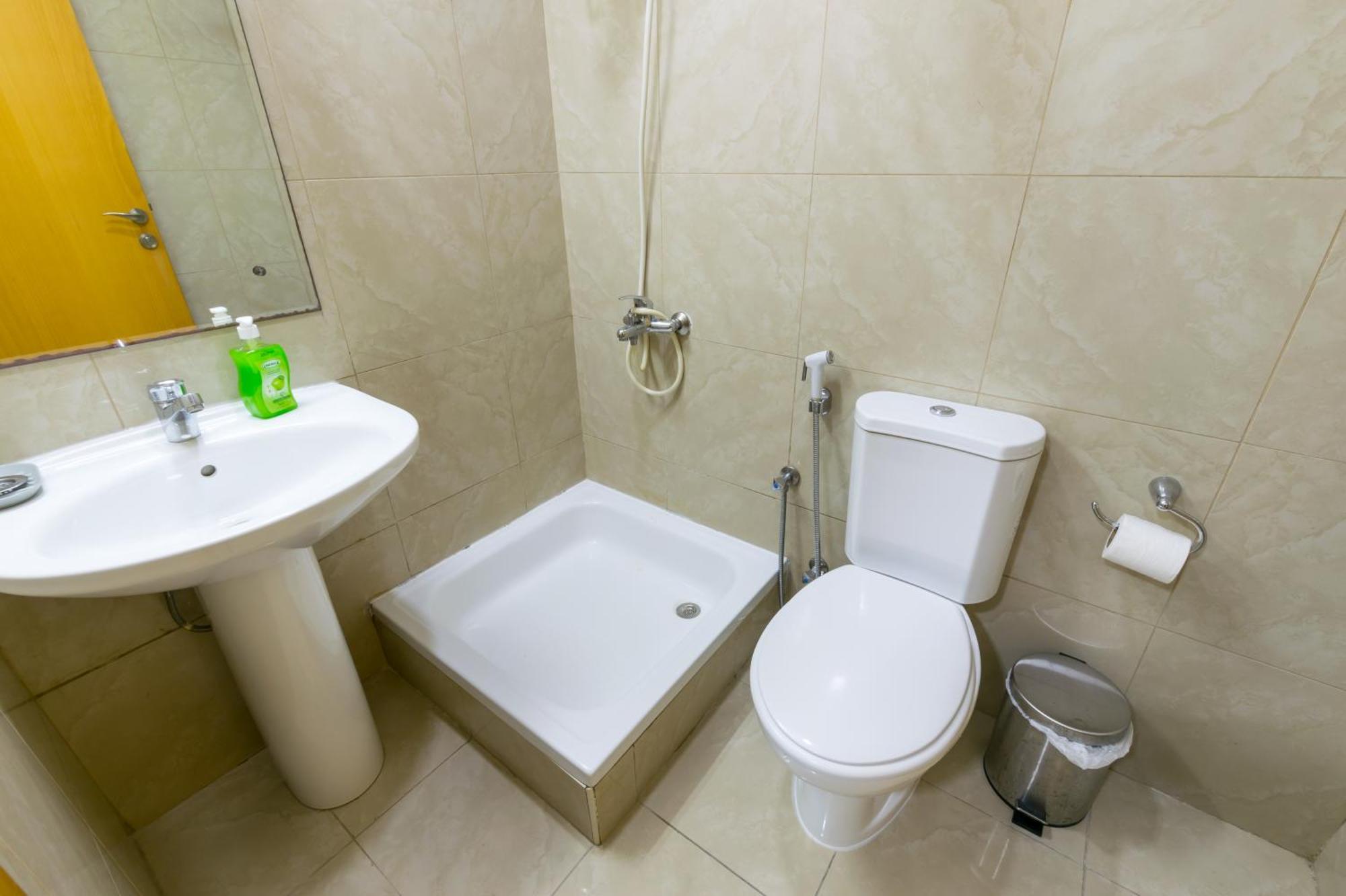Budget Rooms With Private Bathroom For 'Girls' Only In Dubai, Marina Екстериор снимка